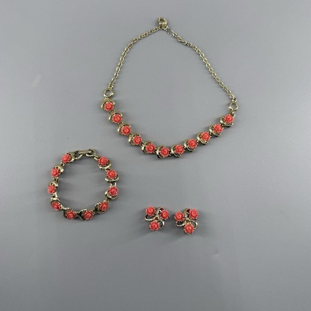Sarah Coventry Vintage Coral Rose Jewelry Set Necklace Bracelet Earrings